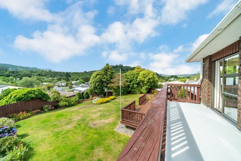 Photo of property in 31 Amber Grove, Birchville, Upper Hutt, 5018