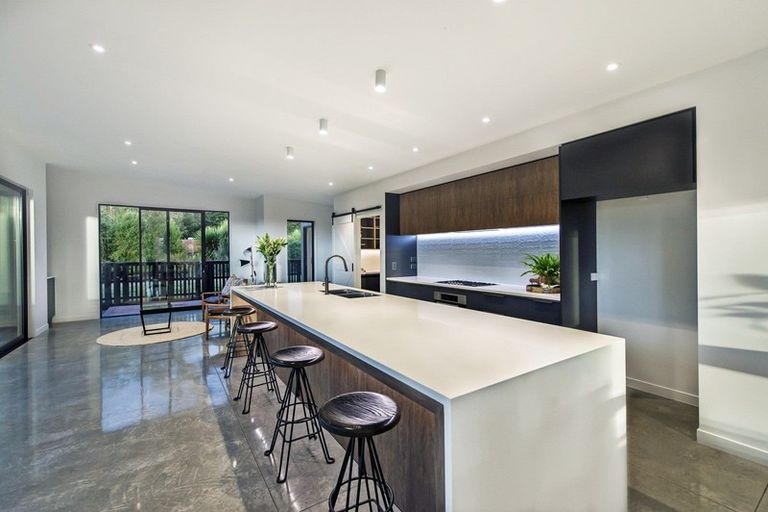 Photo of property in 31 Irvines Track, Halswell, Christchurch, 8025