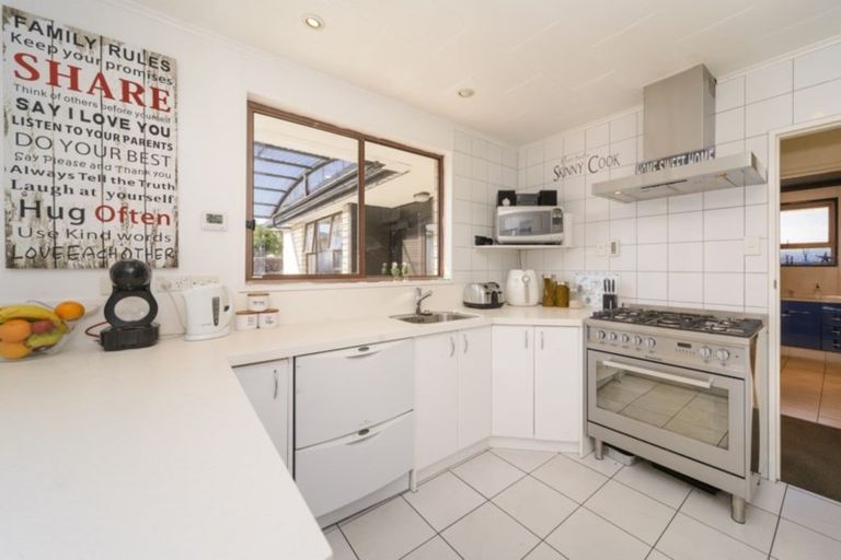 Photo of property in 108 Benmore Avenue, Cloverlea, Palmerston North, 4412