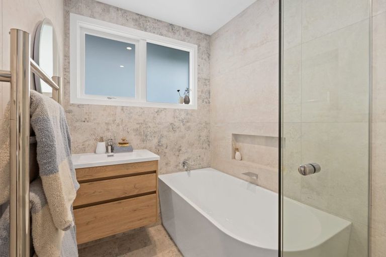 Photo of property in 51 Mcdowell Crescent, Hillcrest, Auckland, 0627