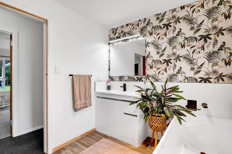 Photo of property in 5 Dunn Street, Egmont Village, 4372