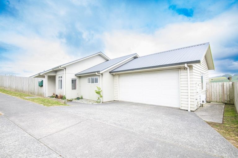Photo of property in 195 Mark Avenue, Grenada Village, Wellington, 6037