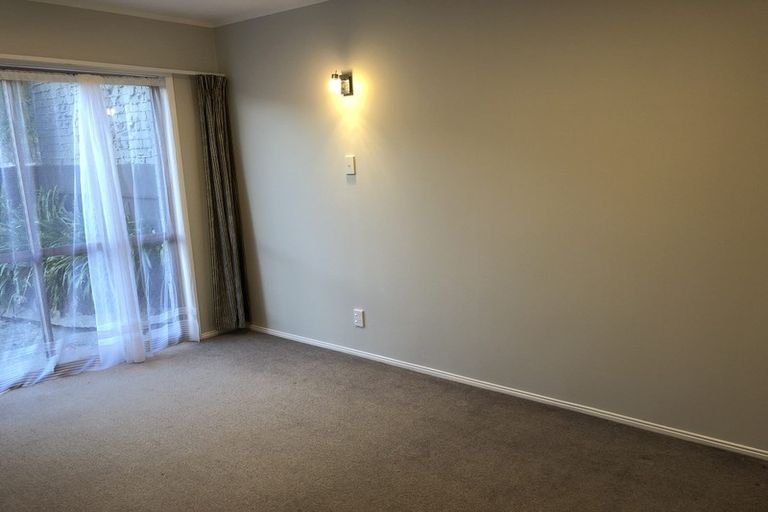 Photo of property in 3/8 Hart Road, Hauraki, Auckland, 0622