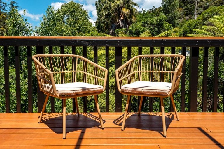 Photo of property in 11 Lannan Road, Surfdale, Waiheke Island, 1081