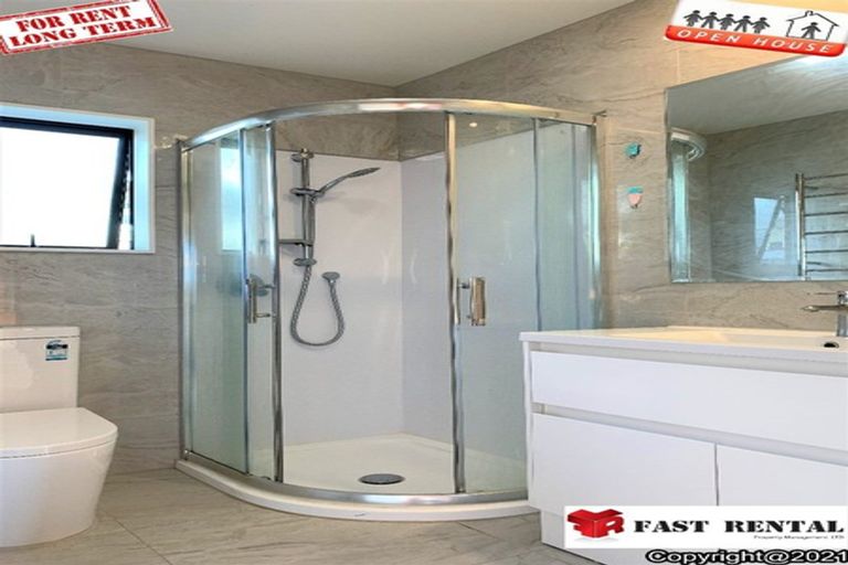 Photo of property in 2/70 College Road, Northcote, Auckland, 0627