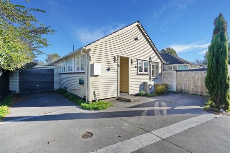 Photo of property in 2/7 Wilmot Street, Northcote, Christchurch, 8052