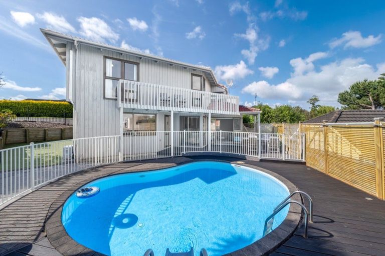 Photo of property in 12a Estelle Place, Farm Cove, Auckland, 2012