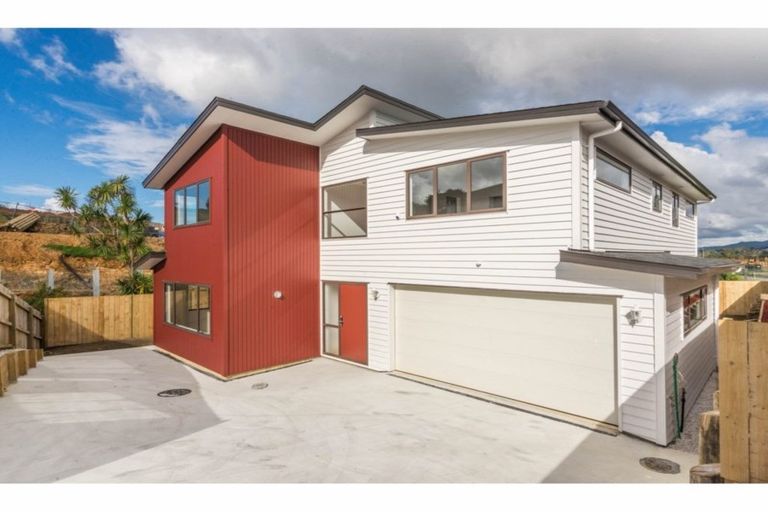 Photo of property in 139 Tiriwa Drive, Massey, Auckland, 0614
