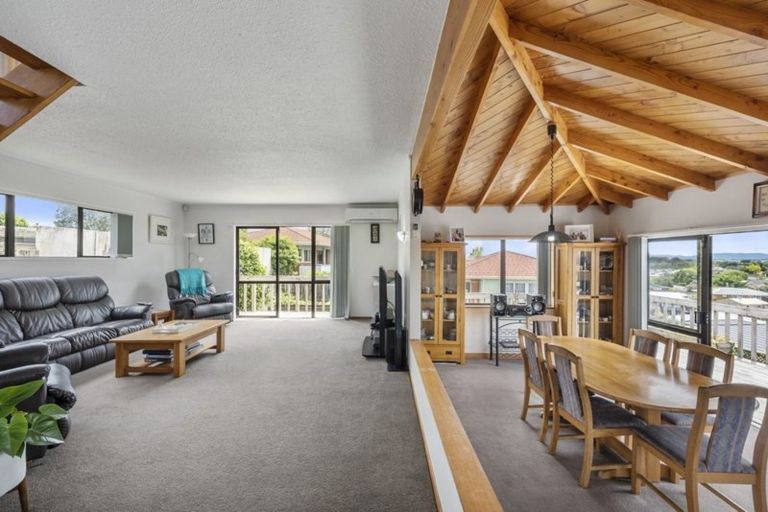 Photo of property in 27 Northview Lane, Nawton, Hamilton, 3200