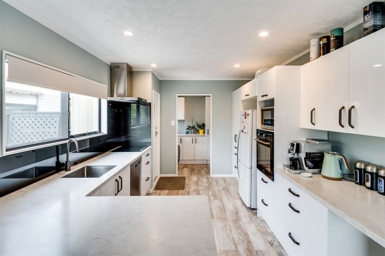 Photo of property in 24 Hetley Crescent, Taradale, Napier, 4112