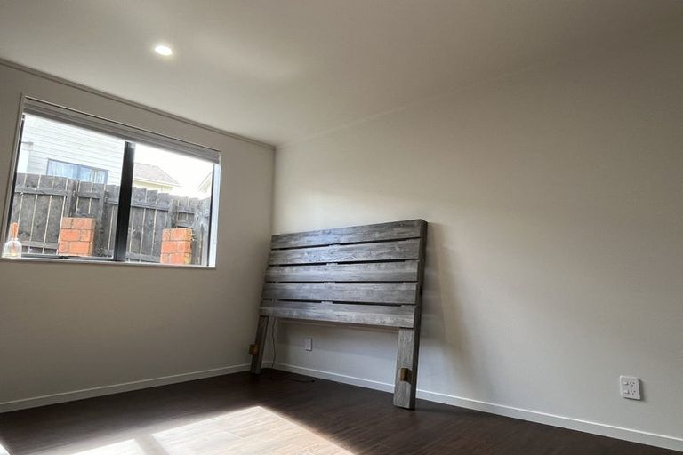 Photo of property in 30 Benchmark Drive, Massey, Auckland, 0614