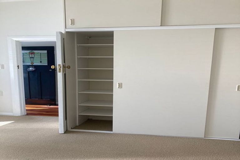 Photo of property in 9 Herald Terrace, Berhampore, Wellington, 6023