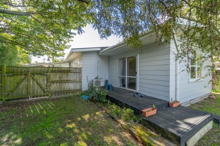 Photo of property in 15 Hardie Grove, Featherston, 5710