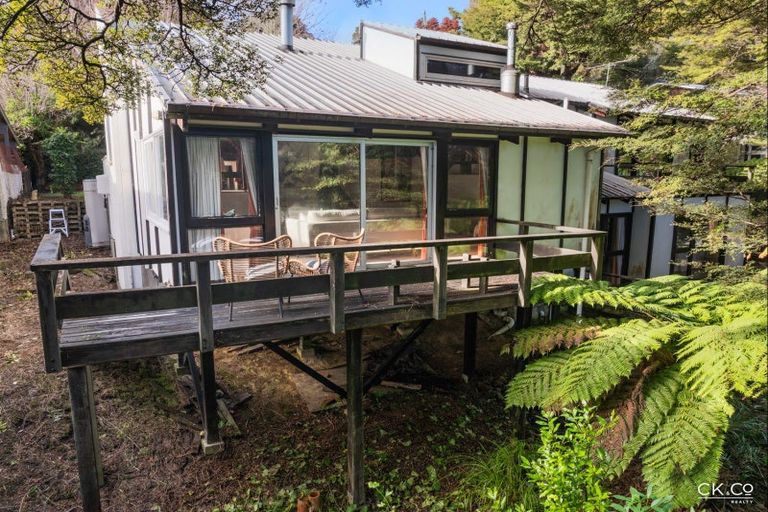 Photo of property in 8 Freemans Way, Pinehaven, Upper Hutt, 5019