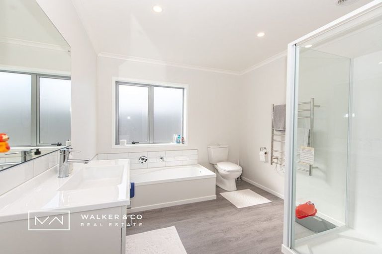 Photo of property in 42 Te Kaeaea Crescent, Wallaceville, Upper Hutt, 5018