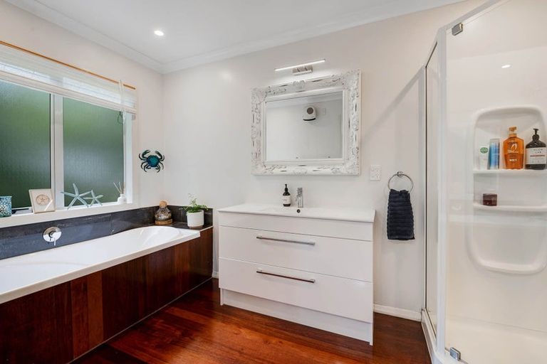 Photo of property in 21a Zealandia Road, Manly, Whangaparaoa, 0930