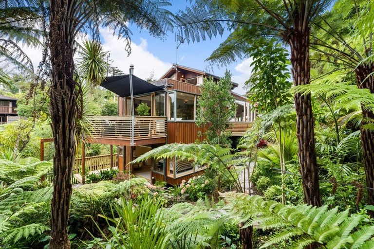 Photo of property in 50 Braemar Road, Castor Bay, Auckland, 0620