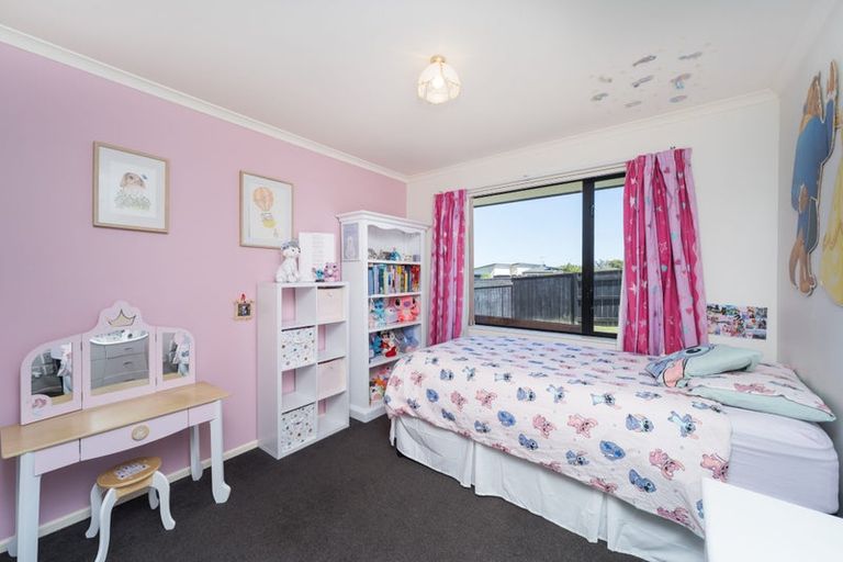 Photo of property in 23 Geneva Terrace, Kelvin Grove, Palmerston North, 4414
