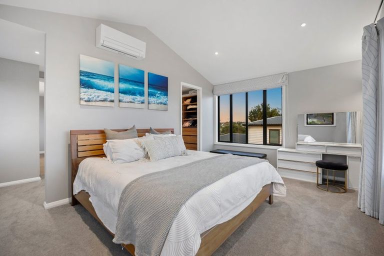 Photo of property in 11 Sharon Road, Waiake, Auckland, 0630