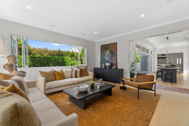 Photo of property in 21 St Aubyn Street, Devonport, Auckland, 0624