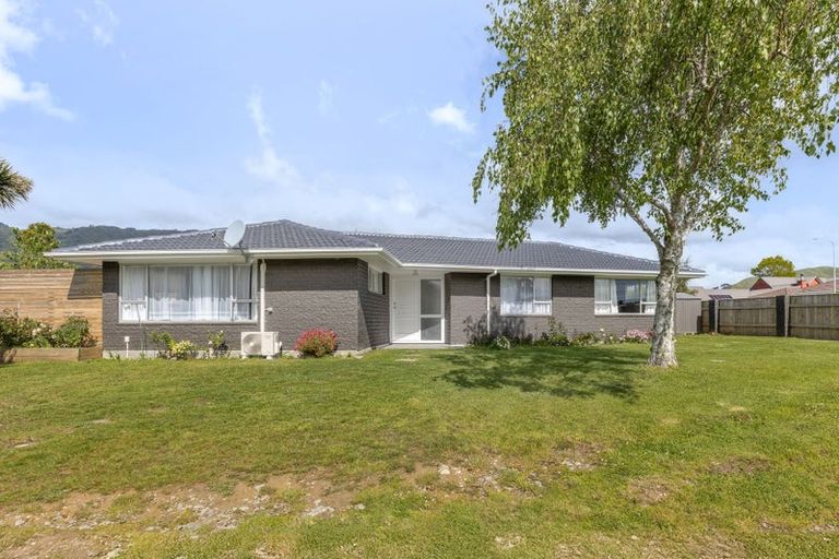 Photo of property in 72 Belvedere Avenue, Waikanae, 5036