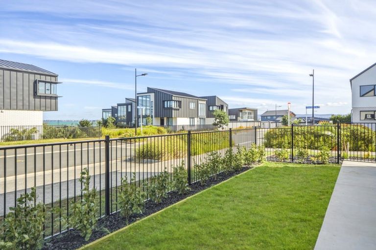 Photo of property in 14 Ocean Breeze Avenue, Hobsonville, 0616