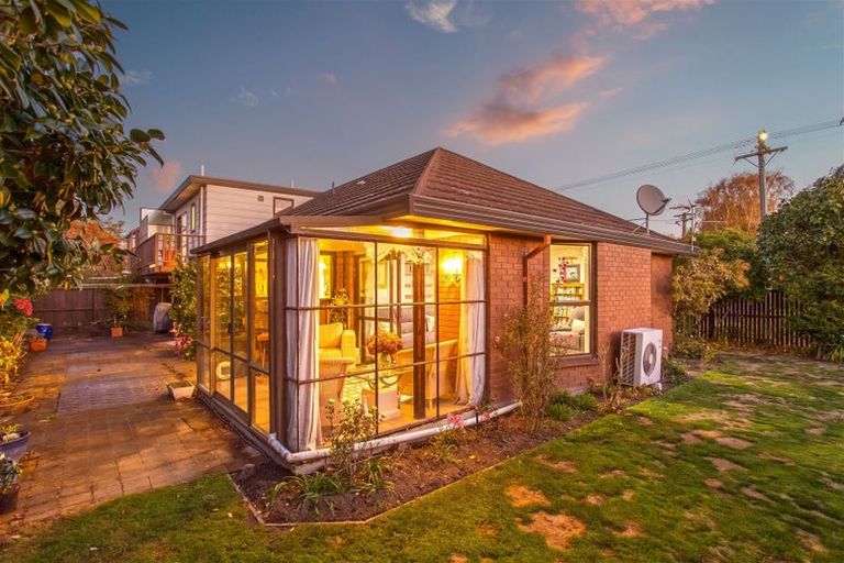 Photo of property in 1/124 Hamilton Avenue, Ilam, Christchurch, 8041