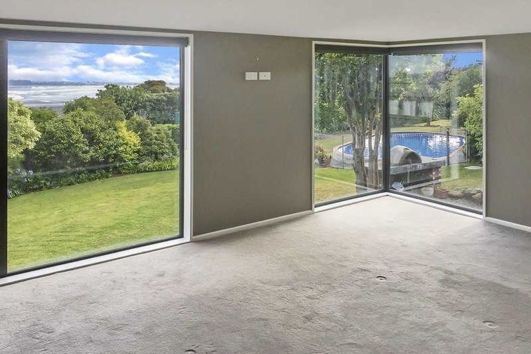 Photo of property in 54 Maffeys Road, Mount Pleasant, Christchurch, 8081