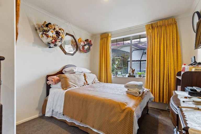 Photo of property in 23 Regents Park Place, Westgate, Auckland, 0614