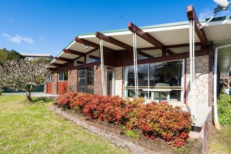 Photo of property in 20 Mountain Road, Morningside, Whangarei, 0110