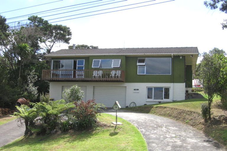 Photo of property in 41 Neptune Avenue, Beach Haven, Auckland, 0626