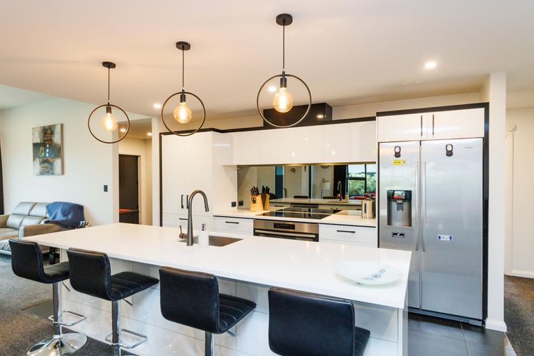 Photo of property in 135 Atawhai Road, Fitzherbert, Palmerston North, 4410