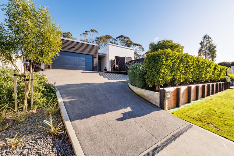 Photo of property in 135 Atawhai Road, Fitzherbert, Palmerston North, 4410