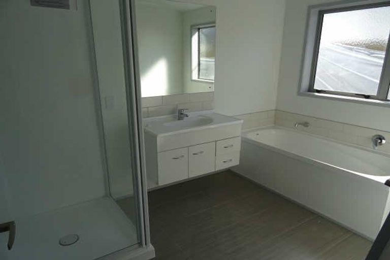 Photo of property in 30 Patatee Terrace, Baverstock, Hamilton, 3200