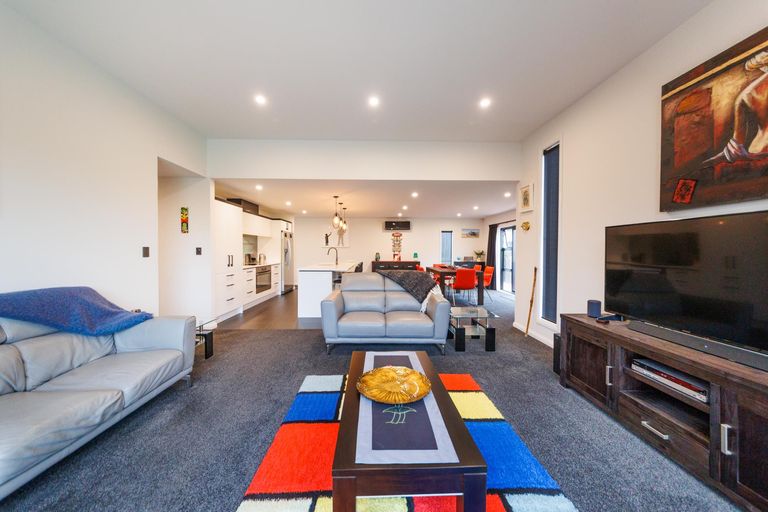 Photo of property in 135 Atawhai Road, Fitzherbert, Palmerston North, 4410