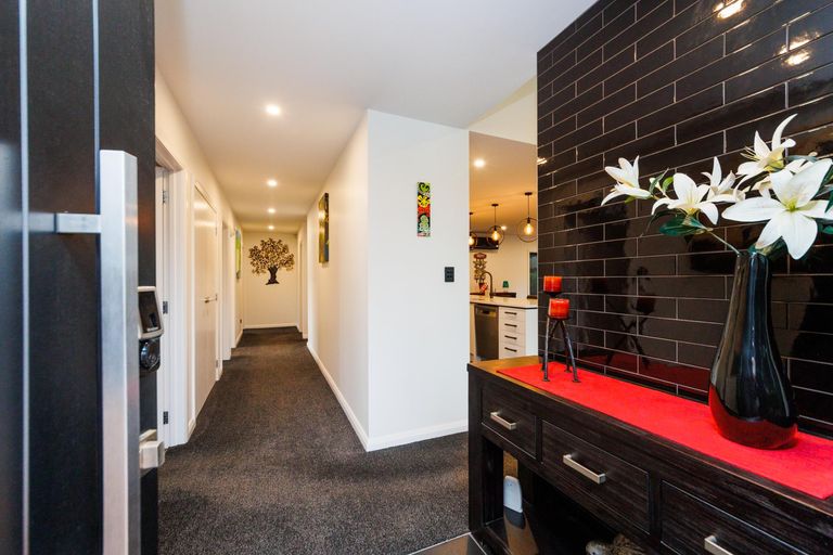 Photo of property in 135 Atawhai Road, Fitzherbert, Palmerston North, 4410