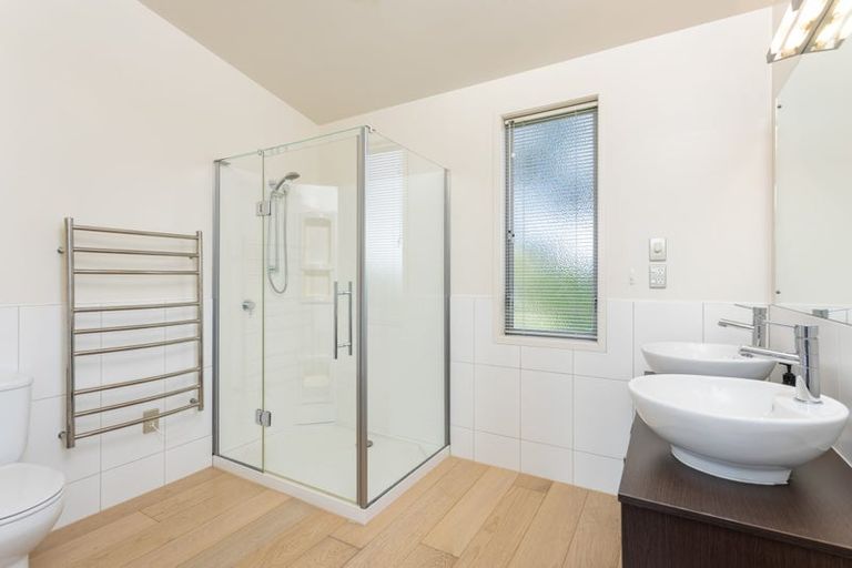 Photo of property in 92 Pemberton Avenue, Bayview, Auckland, 0629