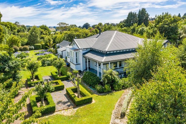 Photo of property in 17 Alfredton Road, Eketahuna, 4900