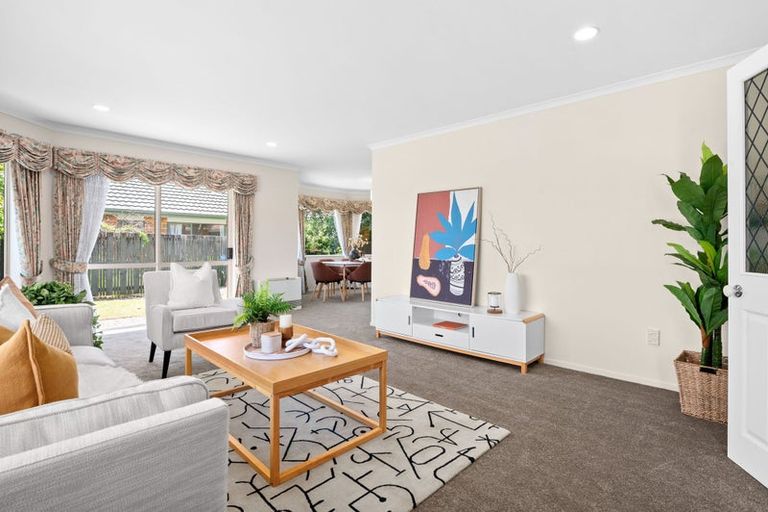 Photo of property in 22 Cairns Crescent, Rototuna, Hamilton, 3210