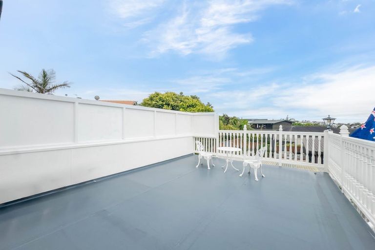 Photo of property in 73c East Coast Road, Castor Bay, Auckland, 0620