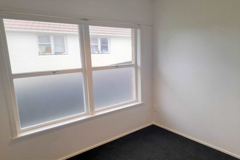 Photo of property in 1/8 Ngataringa Road, Devonport, Auckland, 0624
