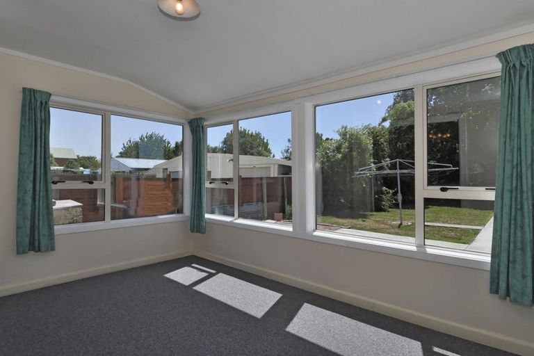 Photo of property in 73 Rhona Street, Linwood, Christchurch, 8062