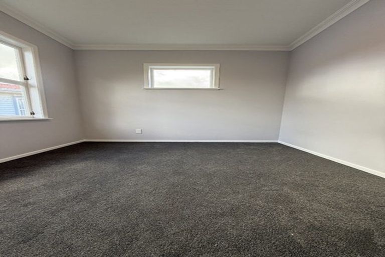 Photo of property in 10 Ross Street, Levin, 5510