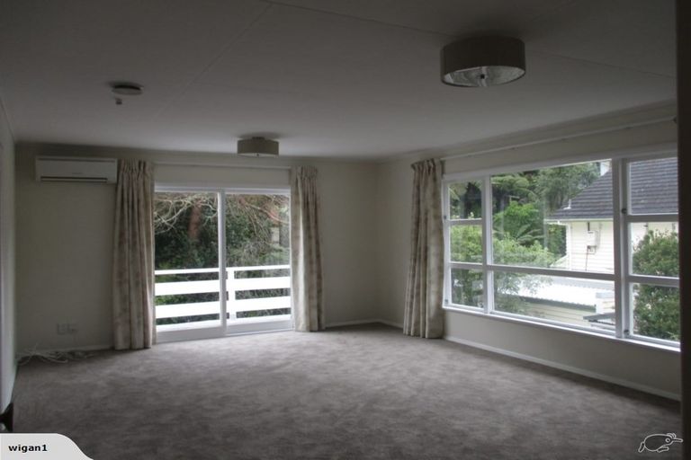 Photo of property in 6a Agra Crescent, Khandallah, Wellington, 6035