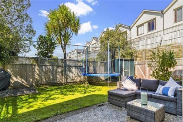 Photo of property in 37/11 The Avenue, Albany, Auckland, 0632