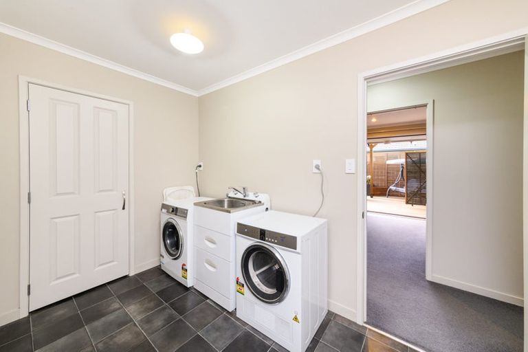 Photo of property in 21 Millbrook Place, Ashhurst, 4810