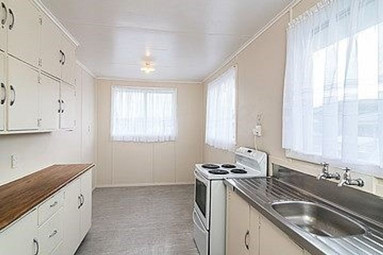 Photo of property in 6 Swansea Street, Cannons Creek, Porirua, 5024