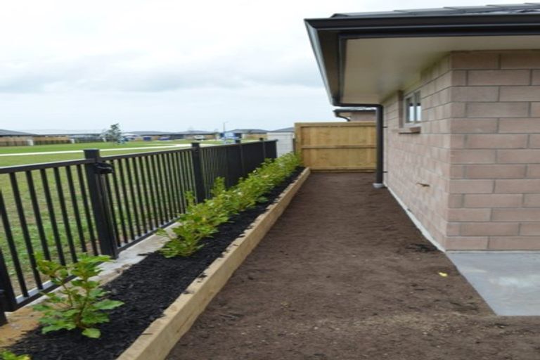 Photo of property in 16 Naeo Close, Papamoa Beach, Papamoa, 3118