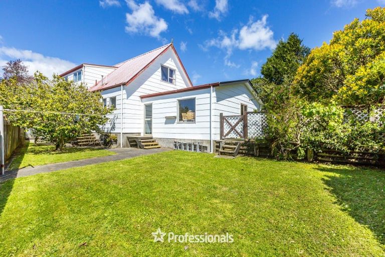 Photo of property in 2 Fenchurch Grove, Stokes Valley, Lower Hutt, 5019