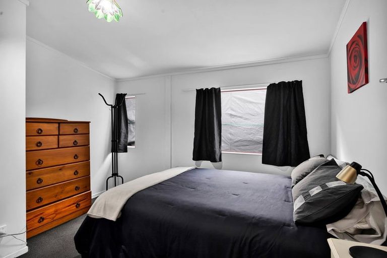 Photo of property in 11a Mace Terrace, Oakura, 4314